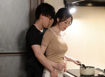 Mẹ kế dâng hiến cho con chồng