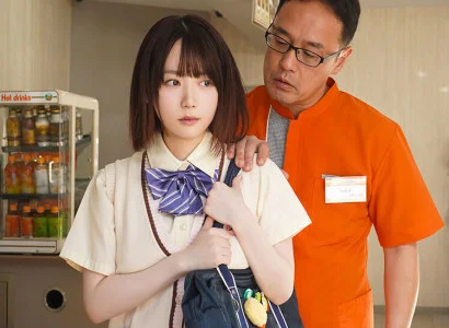 Người đàn ông quản lý phát hiện em gái lấy trộm đồ trong cửa hàng
